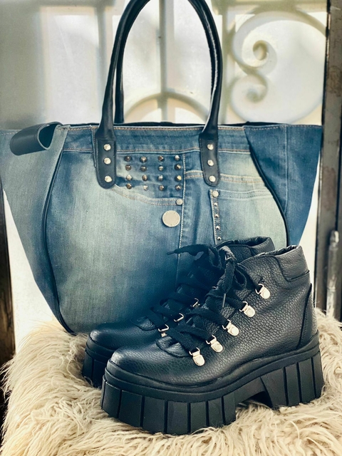Borcegos Gotic y Cartera Cami Jeans