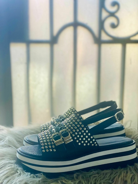Sandalias Karol G negro Con Tiras - comprar online