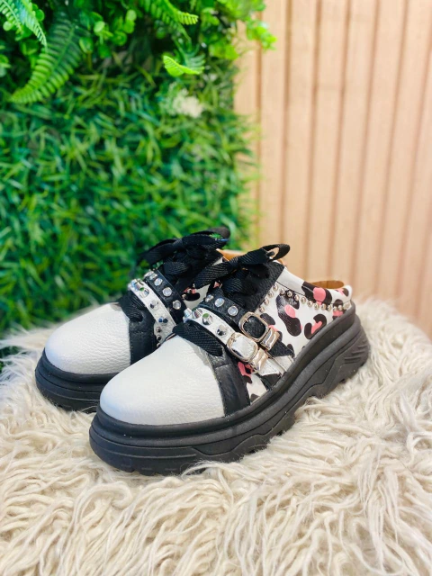 Zapatillas Suecos Ny Print Blanco Negro y Rosa base negra - comprar online