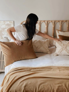 Almohadón Antonia frente pana - tienda online