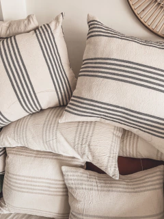 Almohadón rayado Anne en internet