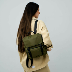 Mochila Seul Tela Impermeable Verde Militar - comprar online