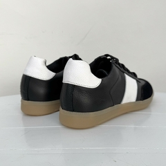 Zapatilla Grecia Cuero Negro y Blanco - Satchel
