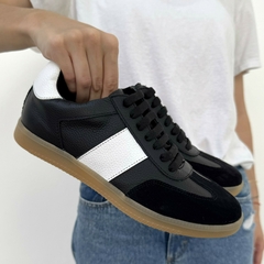 Zapatilla Grecia Cuero Negro y Blanco - tienda online