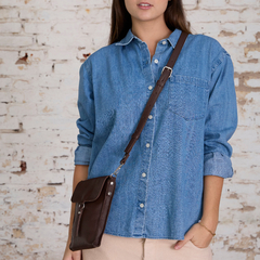 Porta Celular Leah Cuero - Satchel