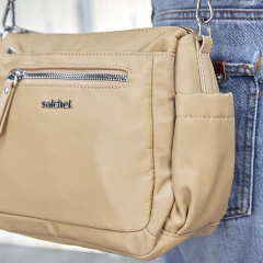 Bandolera Adele Tela Impermeable Beige - Satchel