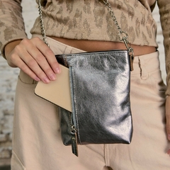 Porta Celular Cuero Blake Metalizado - Satchel