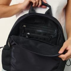 Mochila Active Tela Impermeable Negro con Mesh - Satchel