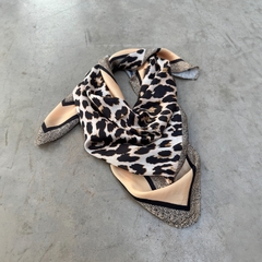 Pañuelo Cuadros Leopardo - comprar online