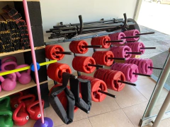 KIT COMPLETO DE DISCOS PVC CON MANIJA 17KG (2 DISCOS DE 5KG , 2 DISCOS DE 2,5KG Y 2 DISCOS DE 1KG + 1 BARRA 1,30MTS CON TOPES) - comprar online