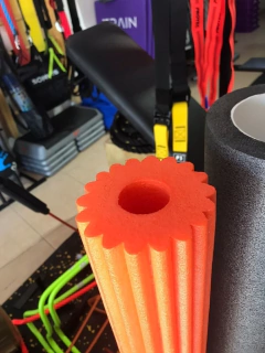 ROLO FOAM ALTA DENSIDAD RANURADO DE 45 CM X 10 IMPORTADO NARANJA en internet