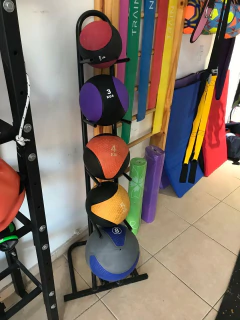 Rack vertical porta 5 medicine ball ( solo la estructura, sin las pelotas ) USADO EN EL LOCAL en internet