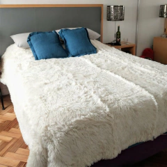 Imagen de Frazada con Corderito Pierre Cardin SENSE King