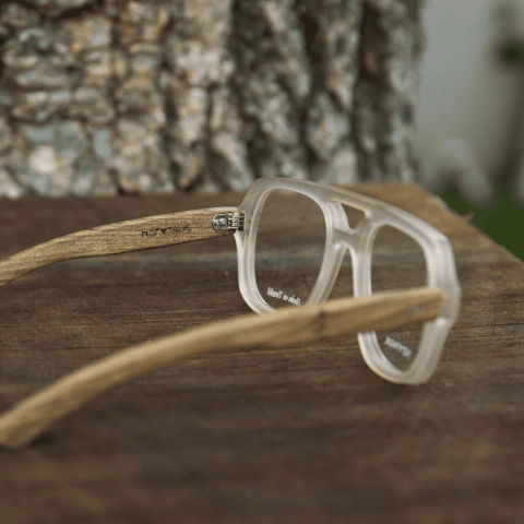 anteojos de madera (patillas) y acetato color rosa claro traslucido (frente) estilo aviador modelo Barker Lite marca Nomade vista perfil derecho