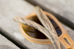anteojos de sol de madera y acetato Nomade