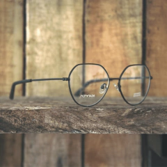 anteojos armazones de metal en color verde terminacion mate forma redonda modelo Lanin marca Nomade