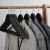 Percha Madera Premium Pack X10 Laquedas Negra Gancho Metal en internet