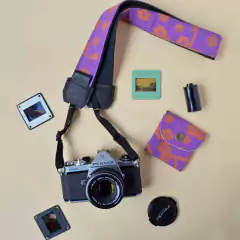 Kit Correa para Cámara + Porta Cap Margaritas Violeta