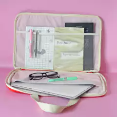 Funda Porta Notebook Jardin Rojo en internet