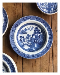Plato hondo de loza inglesa Wedgwood Willow x unidad 21.5 cm