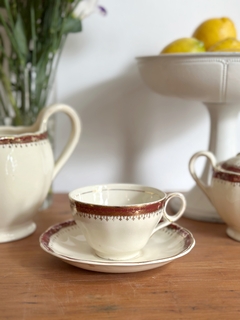 Taza de té con plato de loza inglesa Grindley creampetal
