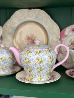 Servicio de té: tetera, azucarera y jarra de porcelana inglesa Shelley primrose bone china C1945-1966