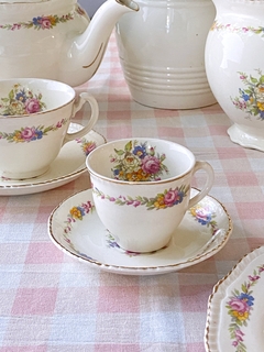 Pocillo de café con plato de loza inglesa Woods Ivory