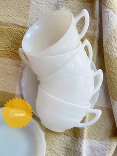 FERIA 5 tazas de té con plato de opalina blanca