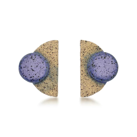brinco cerâmica formas geométricas meio círculo com bola violeta