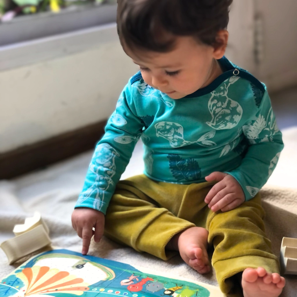 Remera bebé manga larga verde