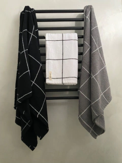 Toalla Baño Negra Cuadrillé Blanco - tienda online