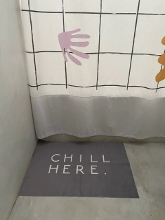 Imagen de Alfombra Gris Chill Here Blanco