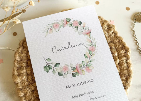 Estampita telado corona de eucaliptus con flores rosas