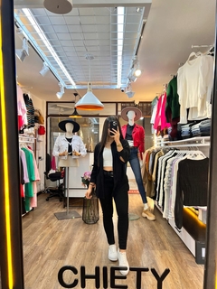 BLUSA NEGRA OVERSIZE en internet
