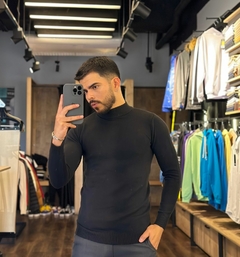 SWEATER NEGRO CUELLO MEDIO - tienda online