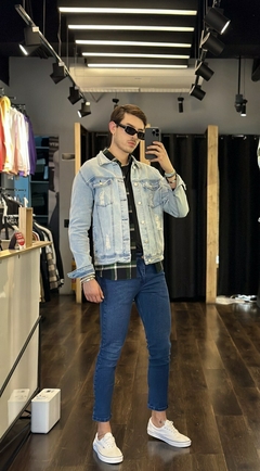 CHAQUETA JEAN HIELO STRECH DESGASTES