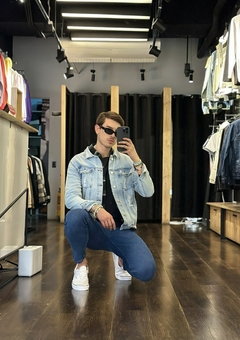 CHAQUETA JEAN HIELO STRECH DESGASTES - comprar online