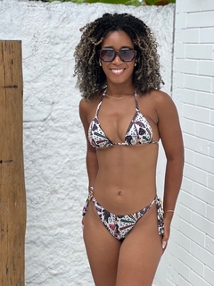 Conjunto Biquíni de amarrar tucano collor e fundo bege REF 35569