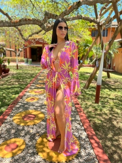 Saída de praia de tule, manga babado, folhas verdes e fundo lilás REF 32780