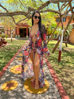 Saída de praia de tule, manga babado, tucanos com fundo preto REF 32797