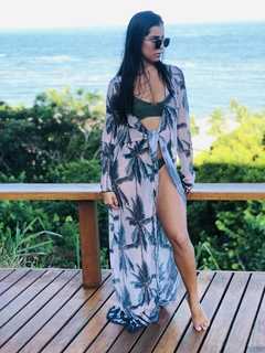 Saída de praia de tule, manga longa, com coqueiros verdes REF 10153