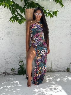 Vestido malha nó ombro só, onças coloridas e fundo preto REF 48071