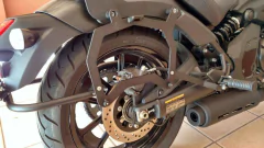 Suporte Lateral Bauleto GIVI E360 c/ Alça na internet