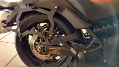 Suporte Lateral Bauleto GIVI E360 c/ Alça - Dalavas