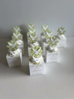 Caixa lembrança batizado - Espirito Santo (12 unidades) na internet