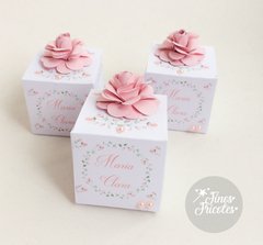 Caixa cubo 5x5x5cm com flor (12 unidades) - comprar online