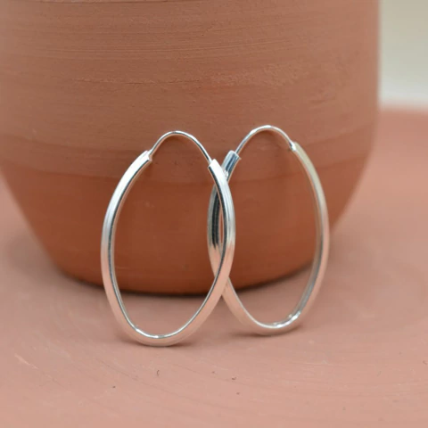 Brinco Argola Lisa Elipse Fio Triangular - Prata 925 - comprar online