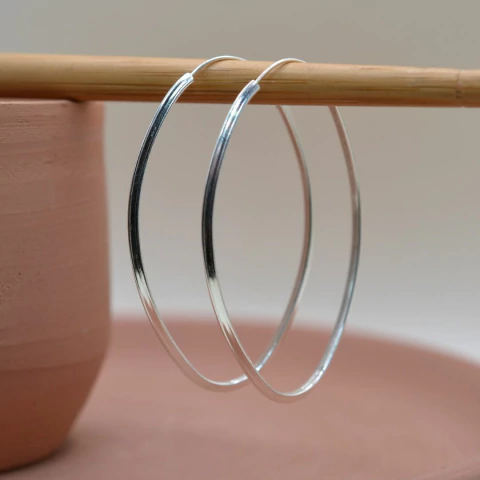 Brinco Argola Lisa Elipse Fio Triangular - Prata 925