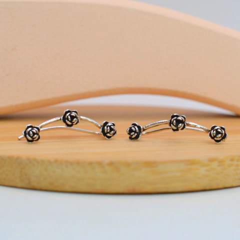 Brinco Ear Cuff 3 Rosas - Prata 925