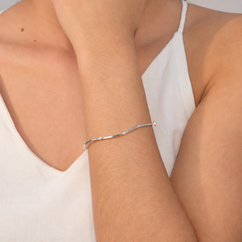 Pulseira Bracelete Fio Ondulado com Fecho 2 mm - Prata 925